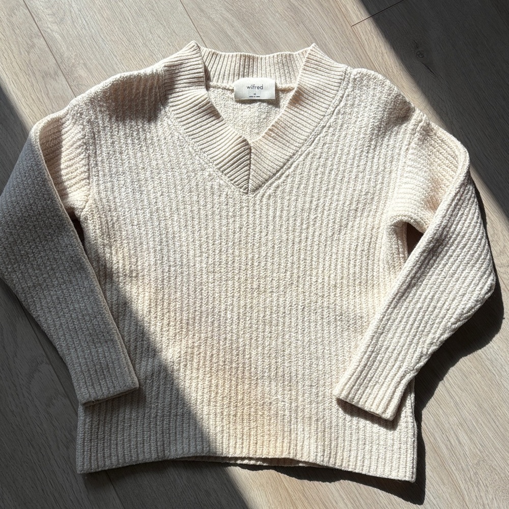 Wilfred Cream Textured V-Neck Pullover Sweater